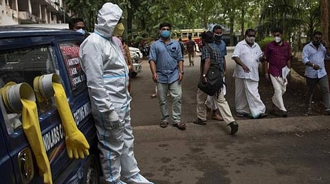 கேரளாவில் 3-வது நாளாக  30 ஆயிரத்தை கடந்தது கரோனா தொற்று