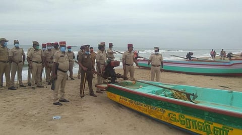 போலீஸார் குவிப்பு