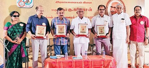 ராஜபாளையத்தில்  நடைபெற்ற பாராட்டு விழாவில் பங்கேற்ற எழுத்தாளர், மருத்துவர் கு.கணேசன். அருகில், "இந்து தமிழ் திசை" நாளிதழின் "மருத்துவ நட்சத்திரம்" விருது பெற்ற விருதுநகர் மாவட்டத்தைச் சேர்ந்த மருத்துவர்கள் த.அறம்,  பி.வி.ஜவகர்லால், ஜெ.சண்முகராஜன் மற்றும் ராஜபாளையம் கம்பன் கழக துணைத் தலைவர் கோபால்சாமி, தமிழ்நாடு கலை இலக்கியப் பெருமன்ற நிர்வாகி ராஜேந்திரன் உள்ளிட்டோர்.
