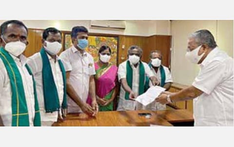 மேகேதாட்டு அணை விவகாரத்தில் தமிழகத்துக்கு உதவ வேண்டும்: கேரள முதல்வரிடம் தமிழக விவசாயிகள் நேரில் வலியுறுத்தல்
