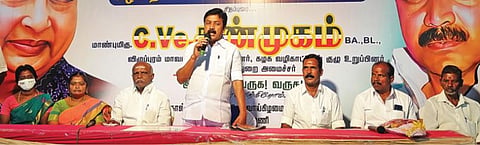 விழுப்புரம் அருகே கோலியனூரில் அதிமுக நிர்வாகிகள் கூட்டத்தில் பேசிய முன்னாள் அமைச்சர் சி.வி சண்முகம்.