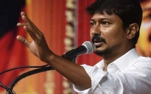 மாணவரின் குடும்பத்துக்கு ஆறுதல் கூற புதுக்கோட்டை மாவட்டத்தில் இருந்து சேலத்துக்கு விரைந்த உதயநிதி