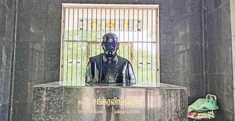 விருதுநகர் கல்லூரி சாலையில் உள்ள தியாகி சங்கரலிங்கனார் மணிமண்டபம்.