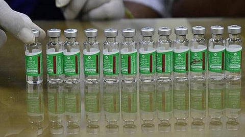 கோவிஷீல்ட்  தடுப்பூசிக்கு அனுமதி; ஆனால்...? - பிரிட்டன் அறிவிப்பு