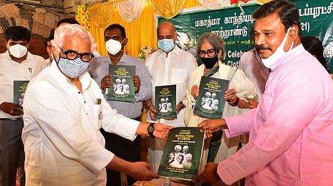 ஆடைப் புரட்சி; அரசியல்வாதிகள் தங்களை சுய பரிசோதனை செய்துகொள்ள வேண்டும்: உயர் நீதிமன்ற நீதிபதி புகழேந்தி வேண்டுகோள்