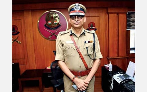 காவல் துறை அதிகாரிகளுடன் ஆணையர் ஆலோசனை: தலைமறைவு ரவுடிகளைப் பிடிக்க உத்தரவு
