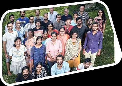 மூழ்கும் உலகை மீட்க உதவும் சூரியன்