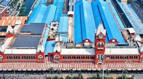 100 சதவீதம் சூரிய மின்சக்தி: சென்னை சென்ட்ரல் ரயில் நிலையம் சாதனை