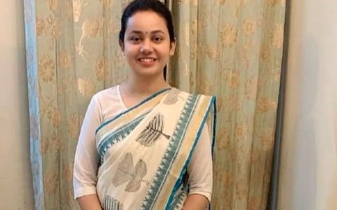 யூபிஎஸ்சி தேர்வில் சாதித்த சகோதரிகள்: அன்று முதலிடம் பிடித்த அக்கா; இன்று 15வது இடம் பிடித்த தங்கை