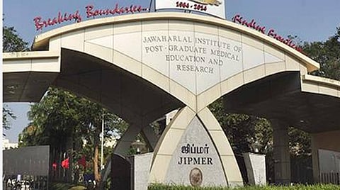 ஏழைகள் சிகிச்சைக்கு ரேஷன் அட்டை காட்டுவது கட்டாயமில்லை: புதுச்சேரி ஜிப்மர்