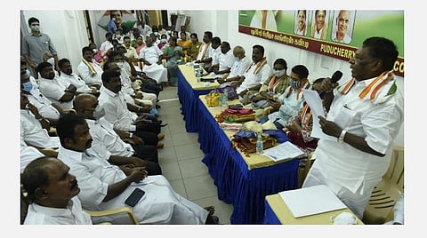 படம் எம். சாம்ராஜ்