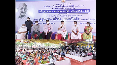 பாப்பாபட்டி கிராம சபை கூட்டத்தில் ஆதார் கார்டு வைத்திருந்தவர்கள் மட்டுமே அனுமதி: பொதுமக்களின் கோரிக்கைகளை உடனடியாக நிறைவேற்றிய முதல்வர்