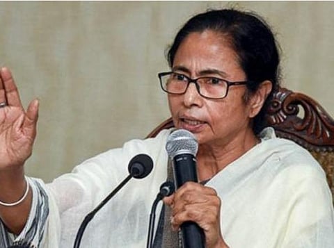 பவானிபூர் தேர்தல் வாக்கு எண்ணிக்கை: மம்தா பானர்ஜி முன்னிலை
