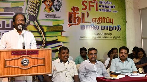 நீட் தேர்வுக்கு எதிராக நாடு முழுவதும் மாணவர்கள் திரள வேண்டும்: திருச்சி சிவா பேச்சு