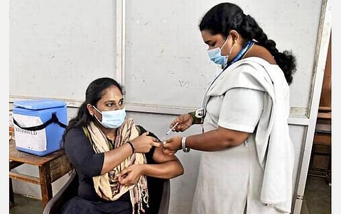 தமிழகம் முழுவதும் நடந்த 4-ம் கட்ட மெகா முகாமில் 17 லட்சம் பேருக்கு கரோனா தடுப்பூசி