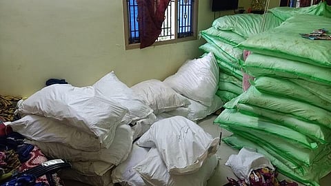 விருதுநகர் அருகே வீட்டில் பதுக்கிய ஒரு டன் குட்கா பறிமுதல்