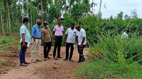 ஓஎன்ஜிசி அலுவலர்கள் ஆய்வு.