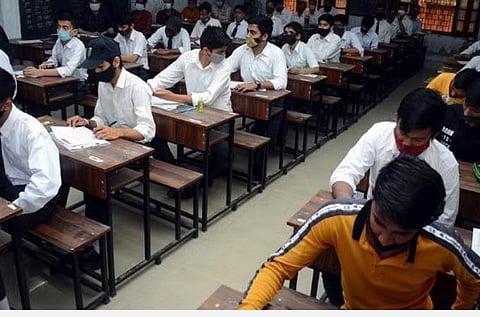 நவம்பர் மாதம் சிபிஎஸ்இ பொதுத் தேர்வு: விரைவில் கால அட்டவணை