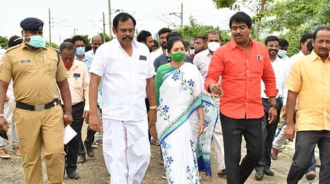 தரமணி-வேளச்சேரி இணைப்பு சாலையில் சிறிய பாலம் பணியை விரைந்து முடிக்க தமிழச்சி தங்கபாண்டியன் எம்.பி. வலியுறுத்தல்