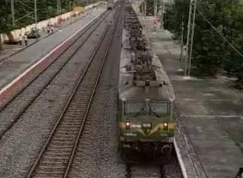 177 பெட்டிகளுடன் கூடிய நீள சரக்கு ரயில் திரிசூல் - கருடா: வெற்றிகரமாக இயக்கியது ரயில்வே