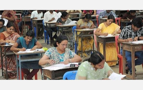 சிறப்பாசிரியர் தேர்வுக்கான புதிய பட்டியல் வெளியீடு: அக். 23, 24-ல் சான்றிதழ் சரிபார்ப்பு