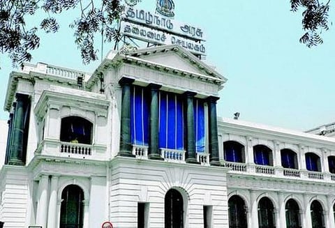 தமிழகத்தில் இரு ஐஏஎஸ் அதிகாரிகள் பணியிட மாற்றம்: அரசு உத்தரவு