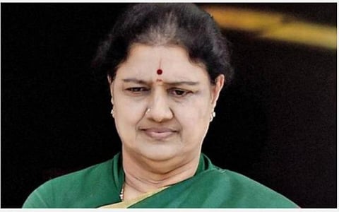 ஜெயலலிதா நினைவிடத்துக்கு இன்று செல்கிறார் சசிகலா
