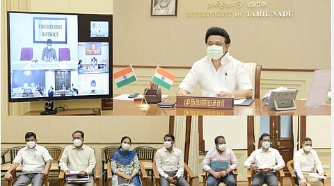 கனமழை: முன்னெச்சரிக்கை நடவடிக்கைகள் குறித்து 5 மாவட்ட ஆட்சியர்களுடன் முதல்வர் ஆலோசனை
