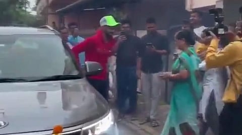 வீடு திரும்பிய ருதுராஜ்க்கு உற்சாக வரவேற்பு