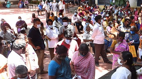 தீபாவளி: கடைகளில் கரோனா விதிமீறல்களைக் கண்காணித்து நடவடிக்கை எடுக்க 4 குழுக்கள் அமைப்பு