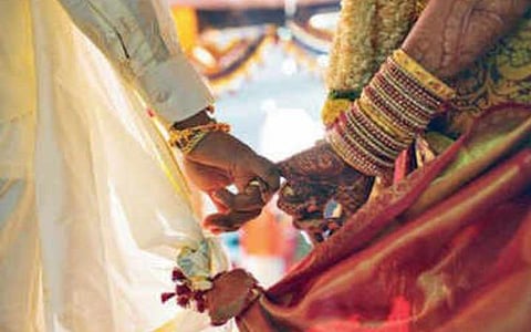 பெண்கள் திருமண நிதியுதவி திட்டத்தில் பயன்பெற மாநகராட்சி மண்டப திருமணங்களையும் தகுதியானதாக ஏற்க வேண்டும்: ஆடம்பர நிகழ்வாக கருதக்கூடாது என பொதுமக்கள் வலியுறுத்தல்