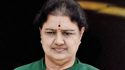 கட்சியின் பொதுச்செயலாளர் என குறிப்பிட்டு அதிமுக தொண்டர்களுக்கு சசிகலா கடிதம்: ஜெ. பாதையில் மக்கள் மனங்களை வெல்வோம் என சூளுரை