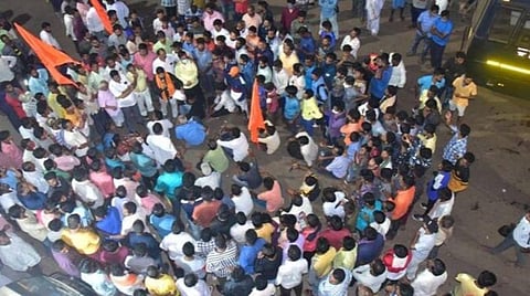 கட்டாய மதமாற்றப் புகாரின்படி கர்நாடகாவில் பாதிரியார் கைது