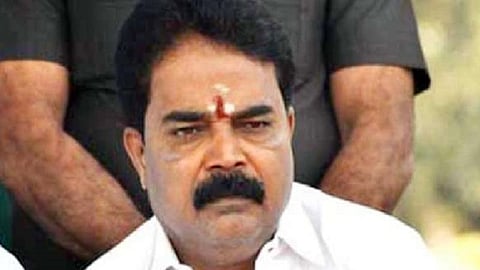 தமிழ்நாடு கூட்டுறவு வங்கி தலைவர் ஆர்.இளங்கோவன் வீடு உள்ளிட்ட 27 இடங்களில் லஞ்ச ஒழிப்புப் போலீஸார் ரெய்டு