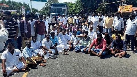 மரக்காணம்  ஊராட்சி ஒன்றிய குழுத் தலைவர் தேர்தலில் திமுகவினர் கோஷ்டி மோதல்: மறுதேதி குறிப்பிடாமல் தேர்தல் ஒத்திவைப்பு