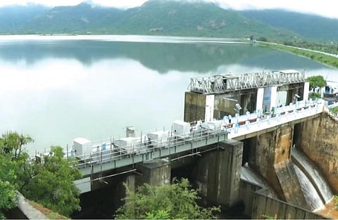கோமுகி அணையில் நிரம்பியுள்ள தண்ணீர்.