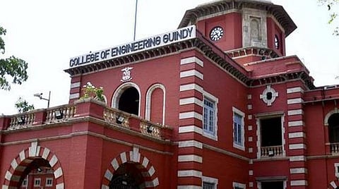 உதவிப் பேராசிரியர் பணிக்கு பிஎச்.டி. கட்டாயம்; அண்ணா பல்கலை.யில் இடஒதுக்கீடு பின்பற்றப்படவில்லை: முதுநிலைப் பட்டதாரிகள், தனியார் கல்லூரி ஆசிரியர்களின் கூட்டமைப்பினர் குற்றச்சாட்டு