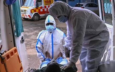 இந்தியாவில் புதிதாக மேலும் 13,451 பேருக்கு கரோனா தொற்று: 585 பேர் பலி
