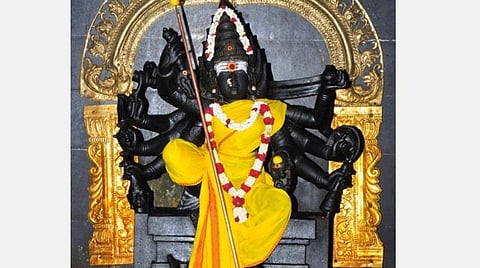 2021 - 2022 குருப்பெயர்ச்சி பலன்கள்; விருச்சிக ராசி அன்பர்களே! எதிலும் கவனம்; நிதானம்; சுபச்செலவு உண்டு; குலதெய்வ வழிபாடு! 