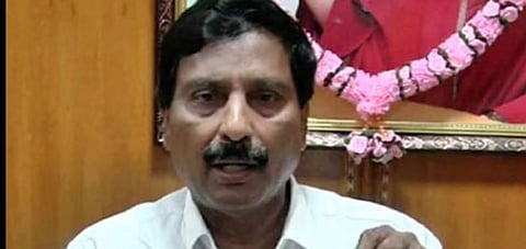 சிறையிலிருந்து குற்றச் செயல்கள் நிகழ்த்தப்பட்டால் சிறை நிர்வாகத்தின் மீது முதலில் வழக்குப் பதிய வேண்டும்: புதுவை முதல்வரிடம் அதிமுக மனு