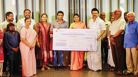 இருளர் மாணவர்களின் கல்வி நலனுக்கு 1 கோடி ரூபாய் நிதியுதவி: சூர்யா வழங்கினார்