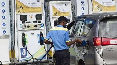டெல்லியில் ஒரு லிட்டர் பெட்ரோல் விலை ரூ.110-ஐ கடந்தது: 7-வது நாளாக நாடு முழுவதும் எரிபொருள் விலை உயர்வு