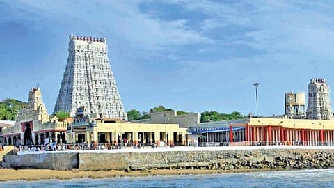 திருப்பதி போல தரிசன ஏற்பாடு, வசதிகள்; திருச்செந்தூர் கோயில் குறித்து முதல்வர் ஸ்டாலின் ஆலோசனை: பணிகளை 2 ஆண்டுக்குள் முடிக்க திட்டம்
