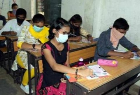 கனமழை: 8-ம் வகுப்புப் பொதுத்தேர்வுகள் அனைத்தும் ஒத்திவைப்பு