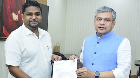 மேட்டூர் அனல்மின் நிலைய சாம்பல்களால் மாசுபாடு: மத்திய அமைச்சரிடம் திமுக எம்.பி. செந்தில்குமார் மனு