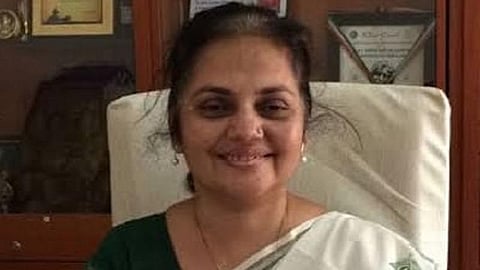 பாலியல் தொல்லையால் மாணவி தற்கொலை செய்த விவகாரம்: தலைமறைவாக இருந்த பள்ளியின் முன்னாள் முதல்வர்  கைது