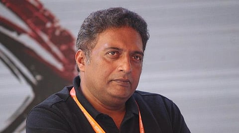 குரல்வளைக்கு ஓய்வு தேவை; மவுன விரதம் இருக்கப் போகிறேன்: பிரகாஷ்ராஜ் பகிர்வு