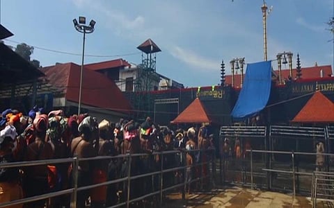 சபரிமலையில் பக்தர்கள் கூட்டம் அதிகரிப்பு; பம்பையில் நீராட அனுமதியில்லை