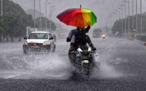 அதி கனமழை எச்சரிக்கை; 2 நாட்களுக்குத் தேவையான உணவு, குடிநீர் கையிருப்பு வைத்துக்கொள்ளவும்: சென்னை மாநகராட்சி 