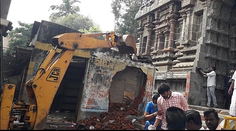 விருத்தகிரீஸ்வரர் கோயிலில் 40 ஆண்டு ஆக்கிரமிப்புகள் அகற்றும் பணி: எதிர்ப்பைத் தாண்டி அதிகாரிகள் நடவடிக்கை